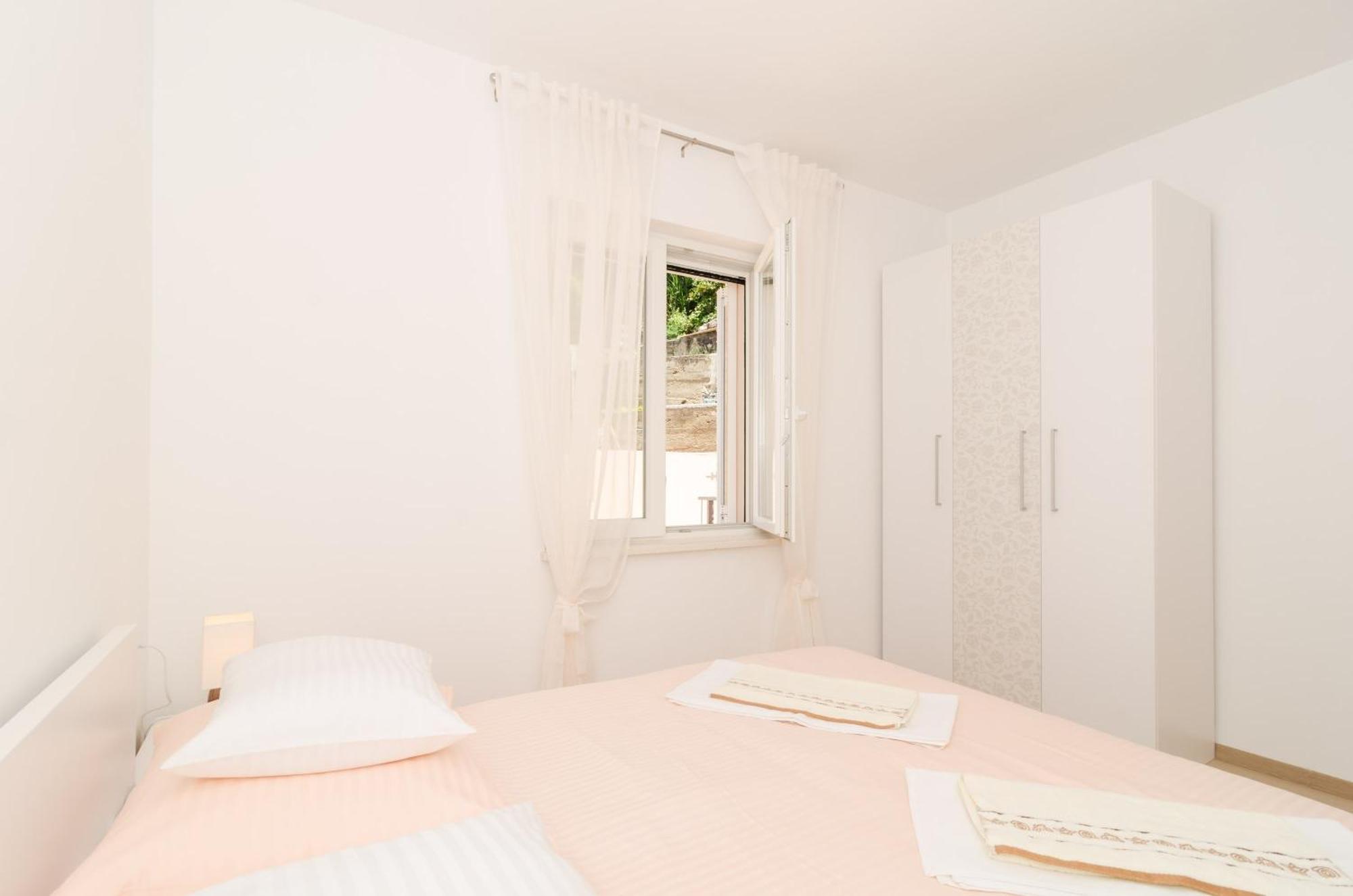 Apartments Marmo Mlini Rum bild
